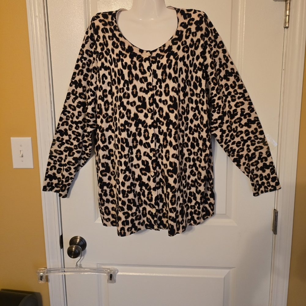 Leopard Print Long Sleeve Sweater